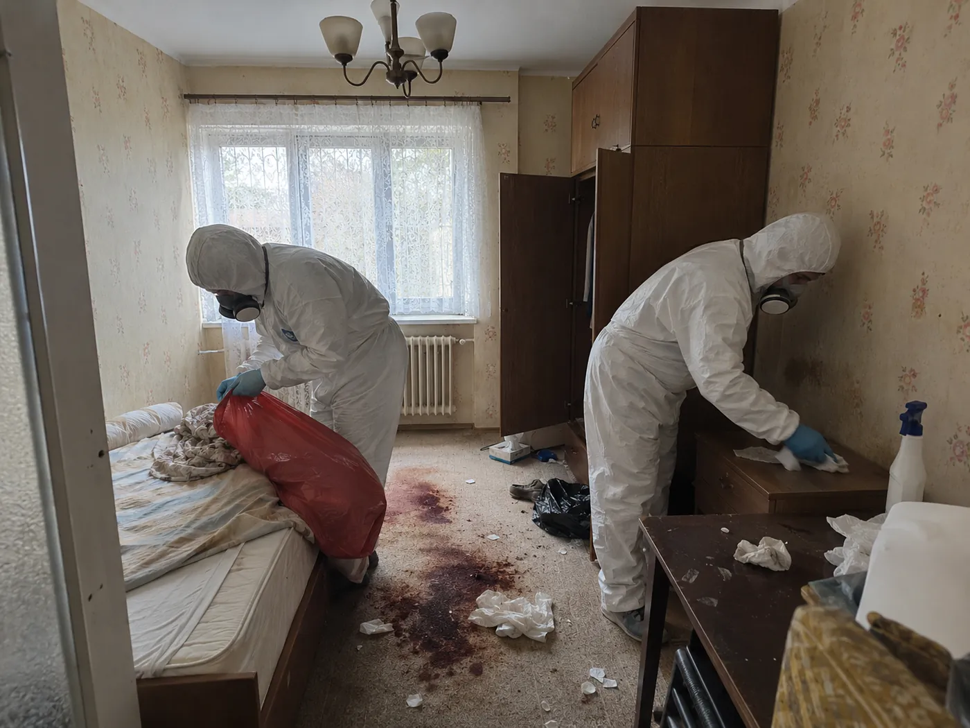 Sprzątanie mieszkania po śmierci Wrocław – ekipa Bestclean24 w pełnym BHP